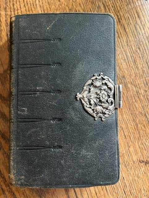 Antieke bijbel missaal met zilver beslag, Antiek en Kunst, Ophalen of Verzenden