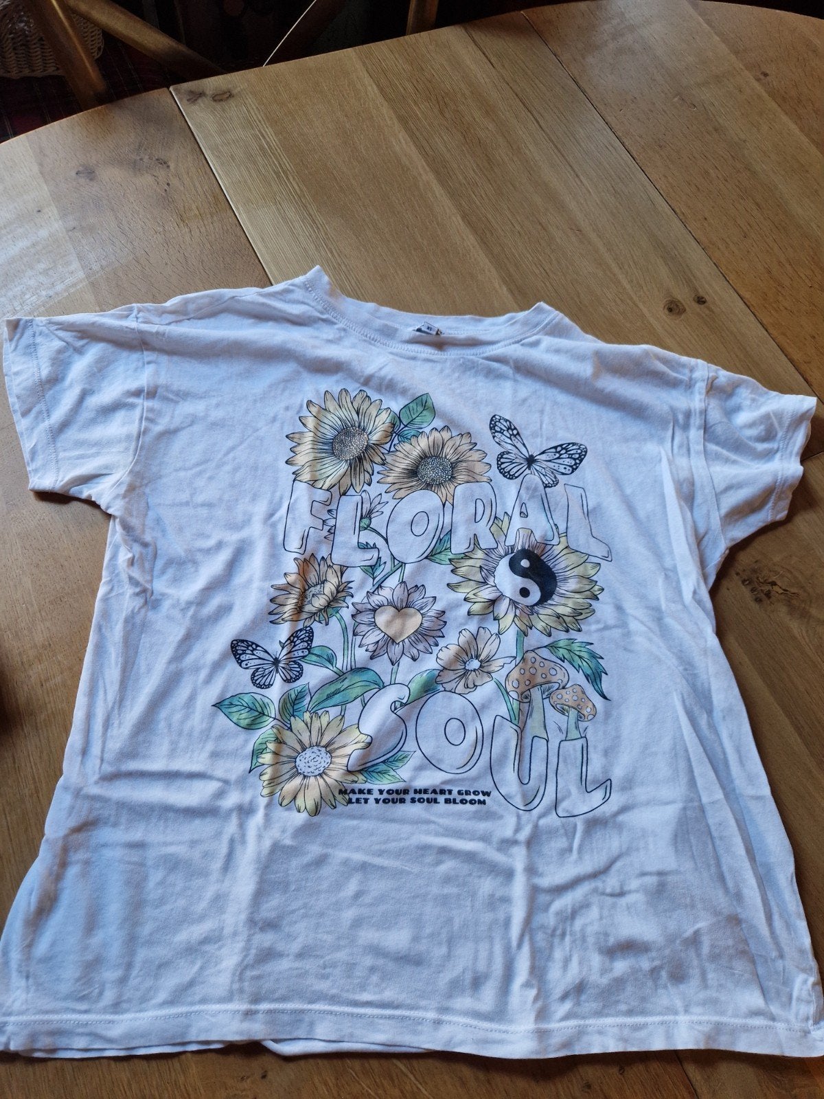 TSHIRT MAAT XS YINGYANG PADDENSTOEL EN BLOEM PRINT, Kleding | Dames, Ophalen of Verzenden, Zo goed als nieuw, Maat 34 (XS) of kleiner