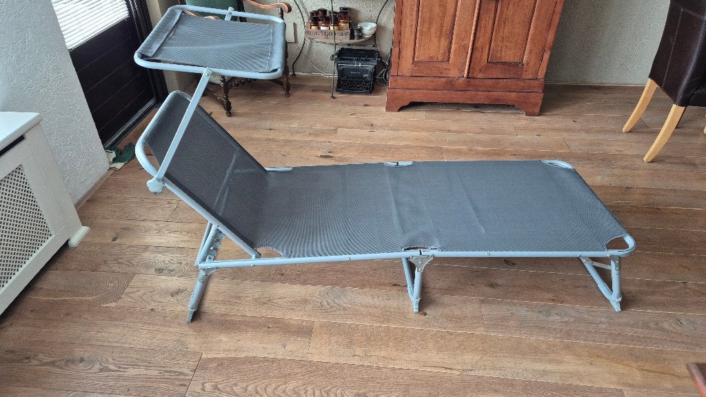 ligbed met zonnescherm, Tuin en Terras, Ligbedden, Ophalen, Zo goed als nieuw, Aluminium, Verstelbaar