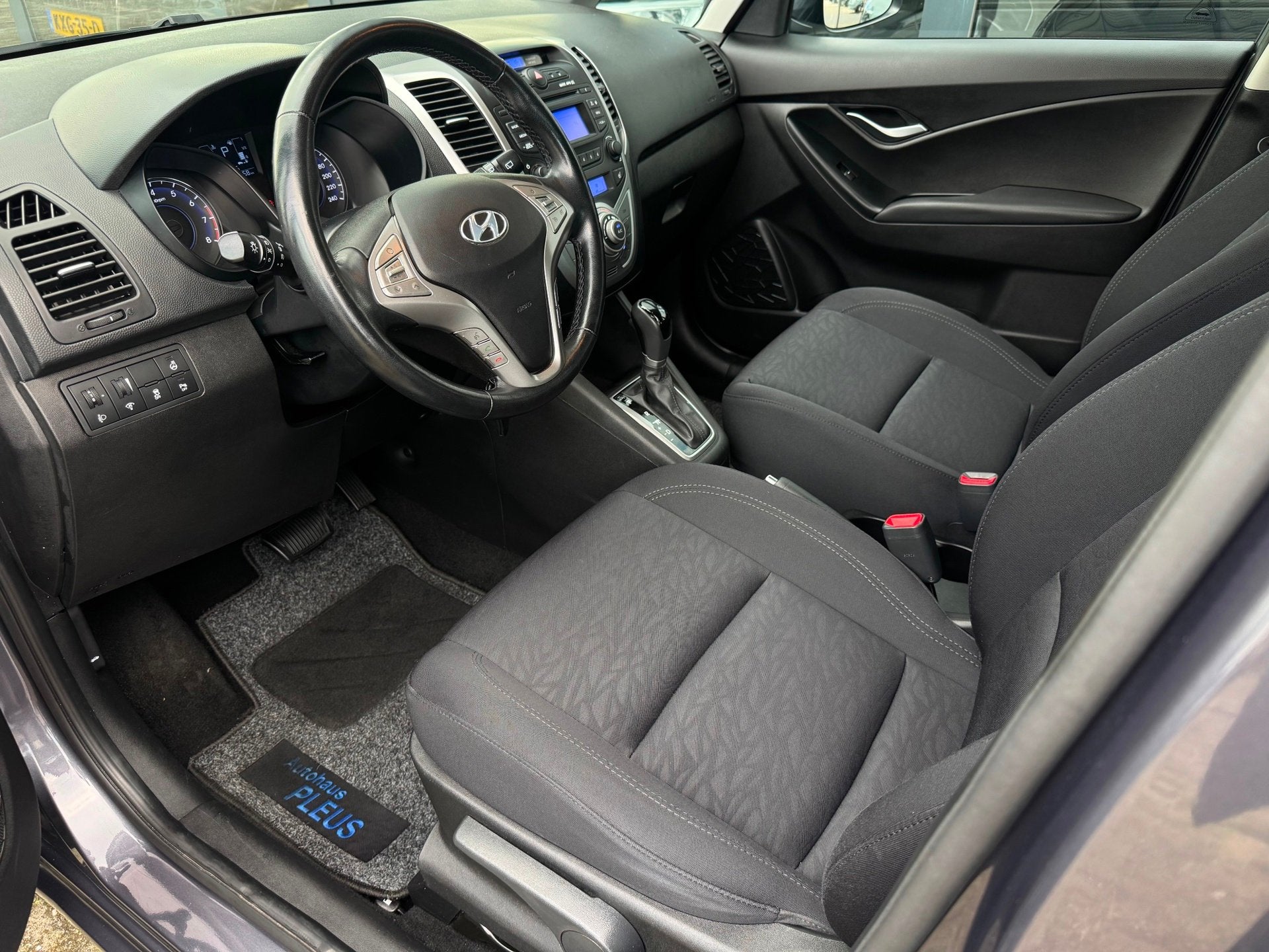 Hyundai Ix20 1.6i Go! Automaat | Trekhaak, Auto's, Dealer onderhouden, 1591 cc, 4 cilinders, Bedrijf