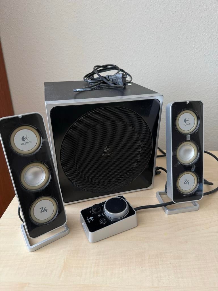 Logitech z4 speakerset met subwoofer, Zo goed als nieuw, Complete surroundset, 120 watt of meer, Ophalen