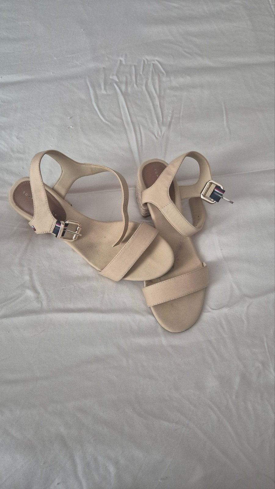 Tommy Hilfiger beige sandalen maat 38 - perfecte staat, Beige, Gedragen, Tommy Hilfiger, Sandalen of Muiltjes