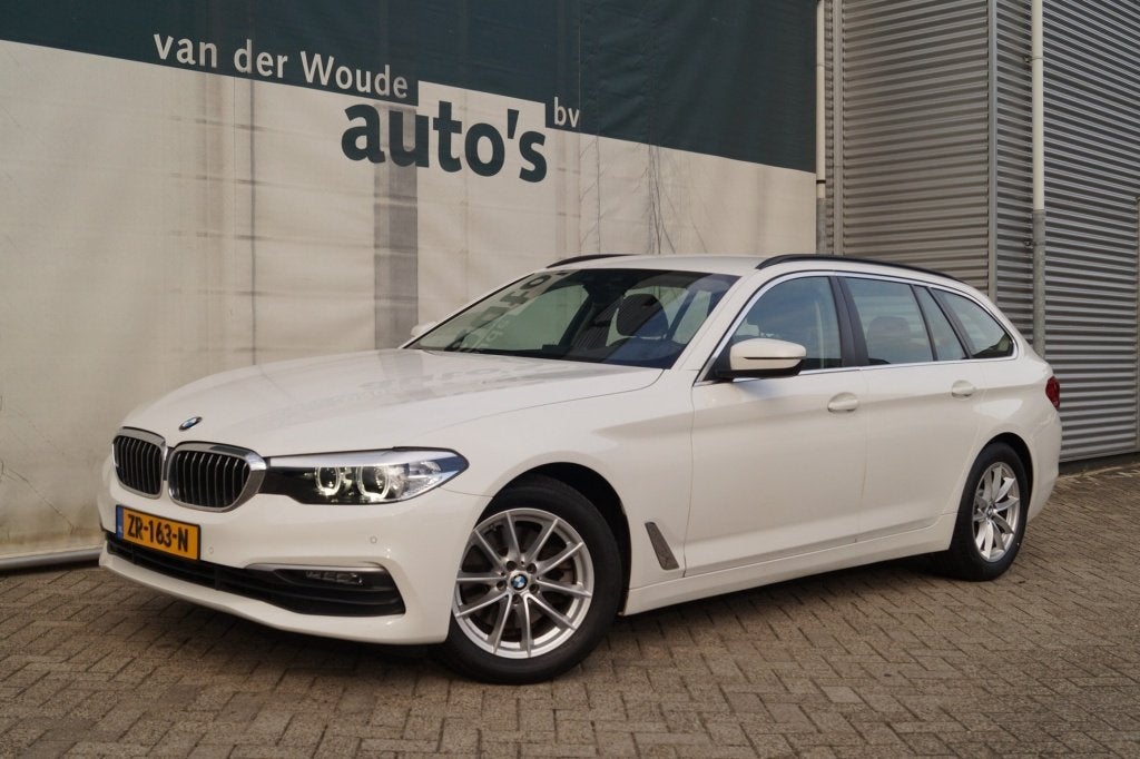 BMW 5 Serie Touring 520i 184pk Automaat Executive Edition -N, Automaat, Euro 6, 4 cilinders, 2000 kg