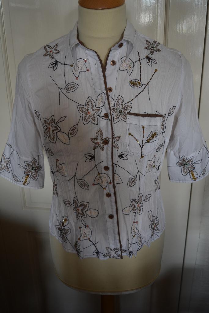 Biba, witte blouse met versiering, mt 36, Wit, Biba, Ophalen of Verzenden, Zo goed als nieuw