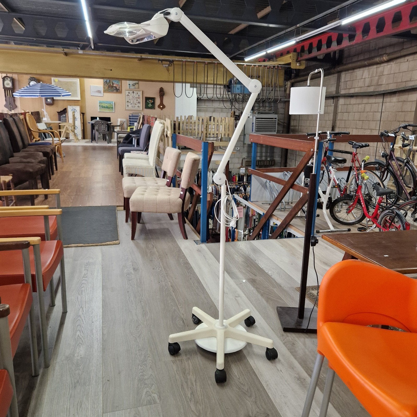Luxo Magnifique 6D loeplamp op wielen,, Ophalen, Gebruikt, ., .