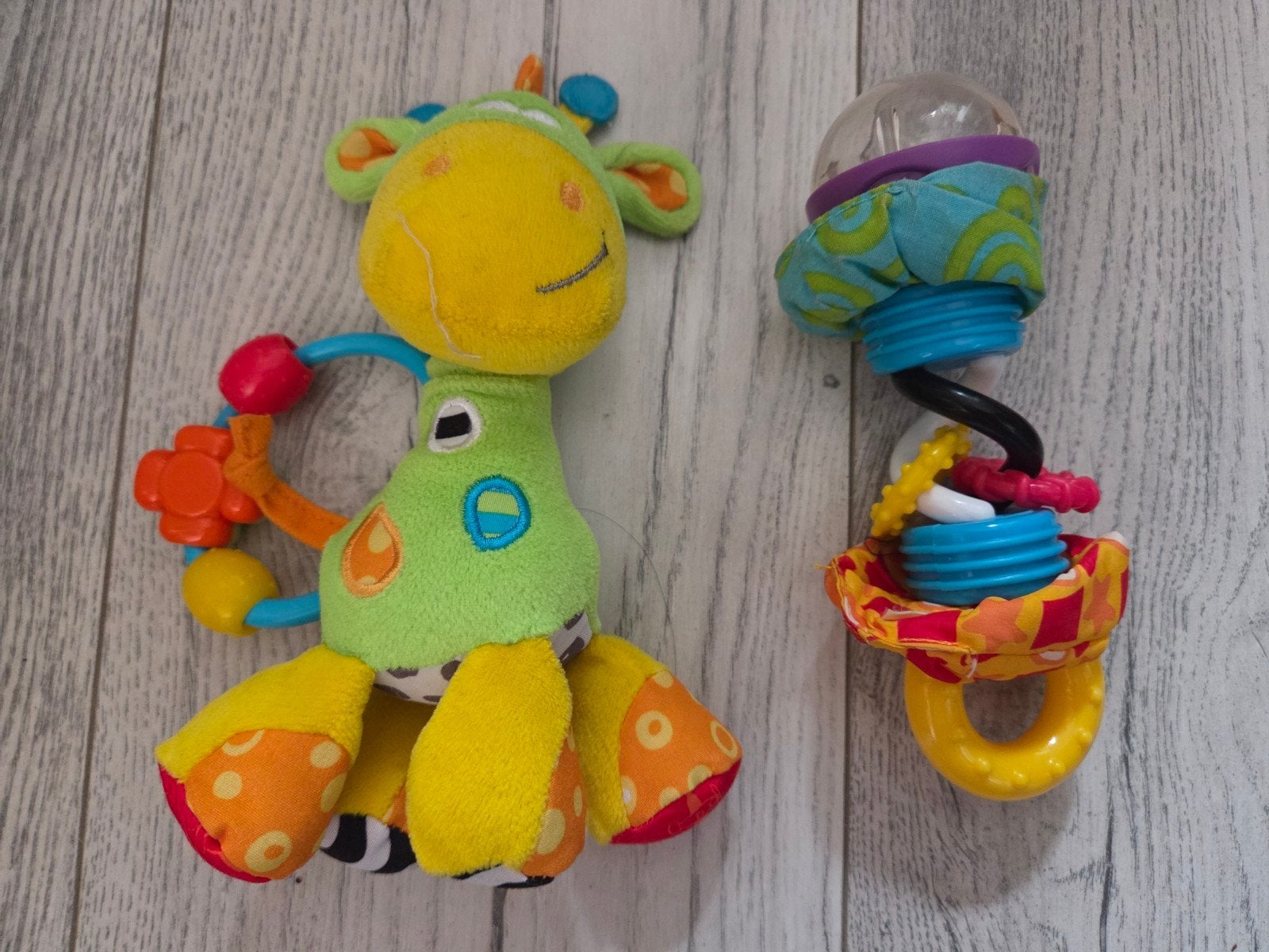 Leuke rammelaars voor baby's - set van 2 Bambino en Playgro, Ophalen of Verzenden, Gebruikt, Rammelaar, Met geluid