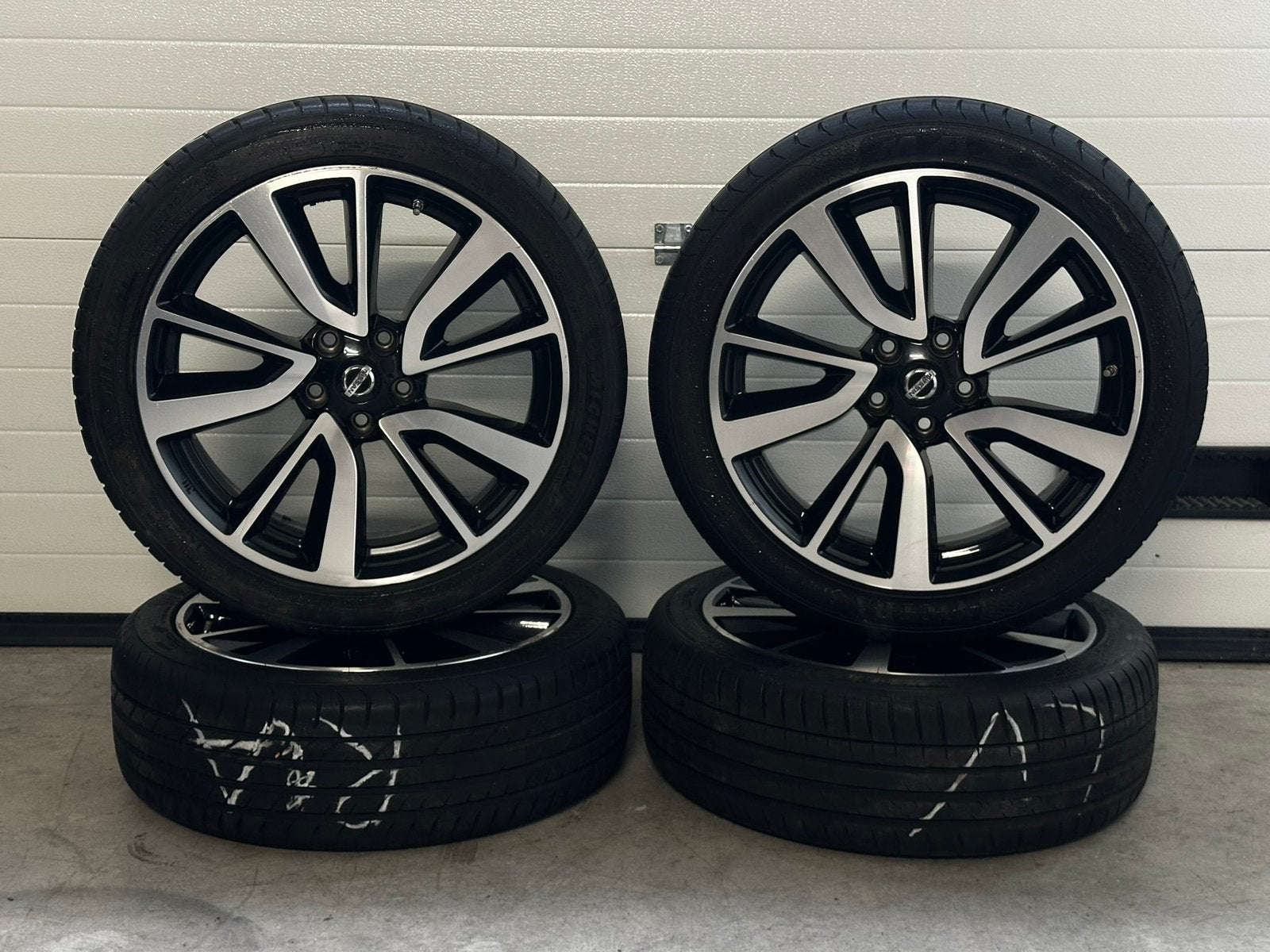 Originele 19 inch 5x114.3 Nissan Qashqai Velgen & Banden set, Auto-onderdelen, Banden en Velgen, 19 inch, Gebruikt, Banden en Velgen