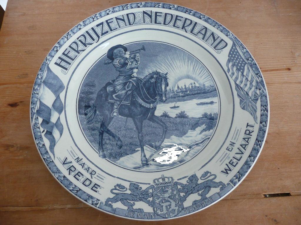 Societe Ceramique - Wandbord - Herrijzend Nederland, Antiek en Kunst, Ophalen of Verzenden