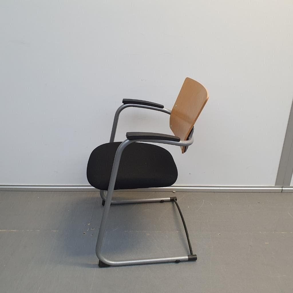 1x Ahrend wachtkamerstoel - zwarte stof kantoor stoel, Ophalen, Gebruikt, Zwart, Eén