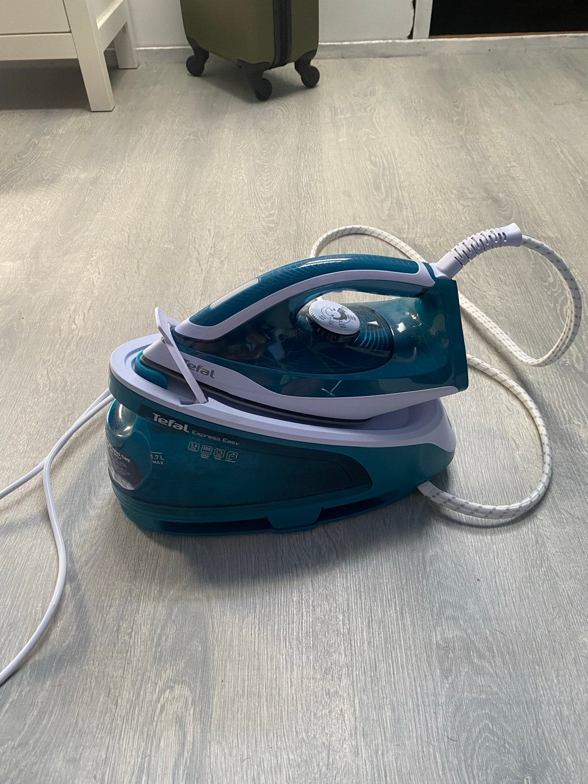 Tefal Express Easy SV6131 stoomgenerator, Ophalen of Verzenden, Zo goed als nieuw, Strijkijzer met snoer