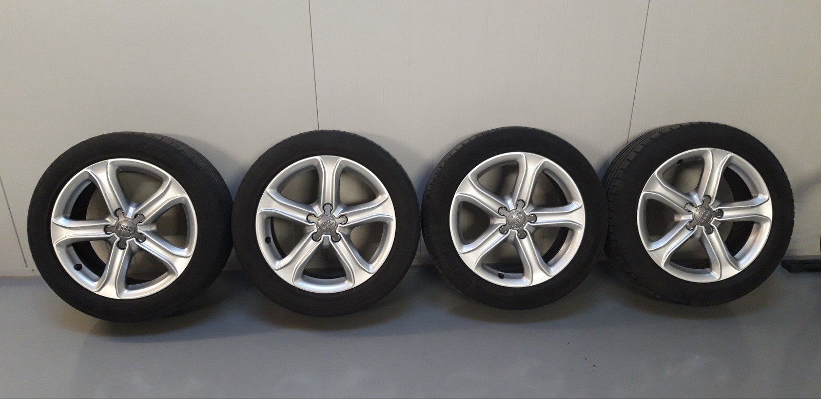 17 inch lm velgen Audi A4 B8 met banden, Auto-onderdelen, Banden en Velgen, Ophalen, Gebruikt, Banden en Velgen, 17 inch