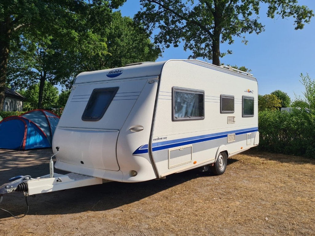 Caravan Hobby 495 Ufe (mover+luifel +voortent), Caravans en Kamperen, Rondzit, Hobby, Frans bed, Particulier