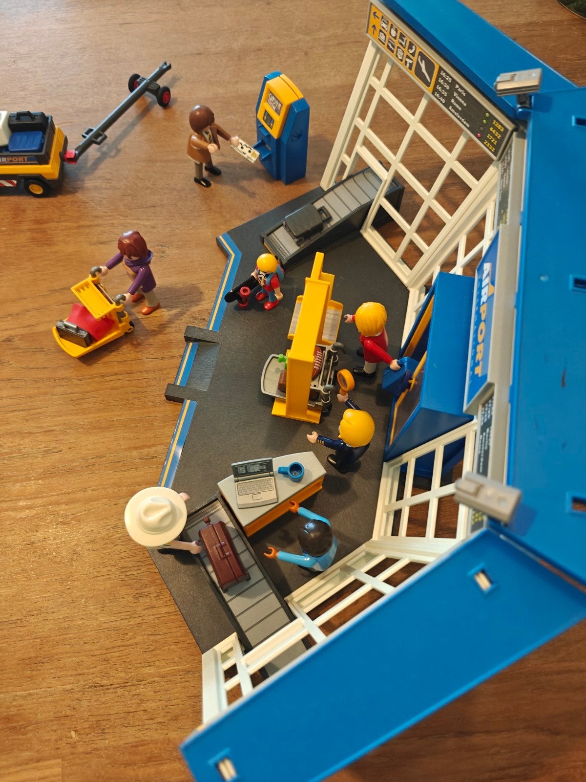 Playmobil Luchthaven + Chartervliegtuig + uitbreidingen, Complete set, Overige typen, Ophalen of Verzenden, Zo goed als nieuw