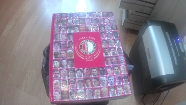 Feyenoord 100 jaar, Ophalen of Verzenden, Zo goed als nieuw, Balsport