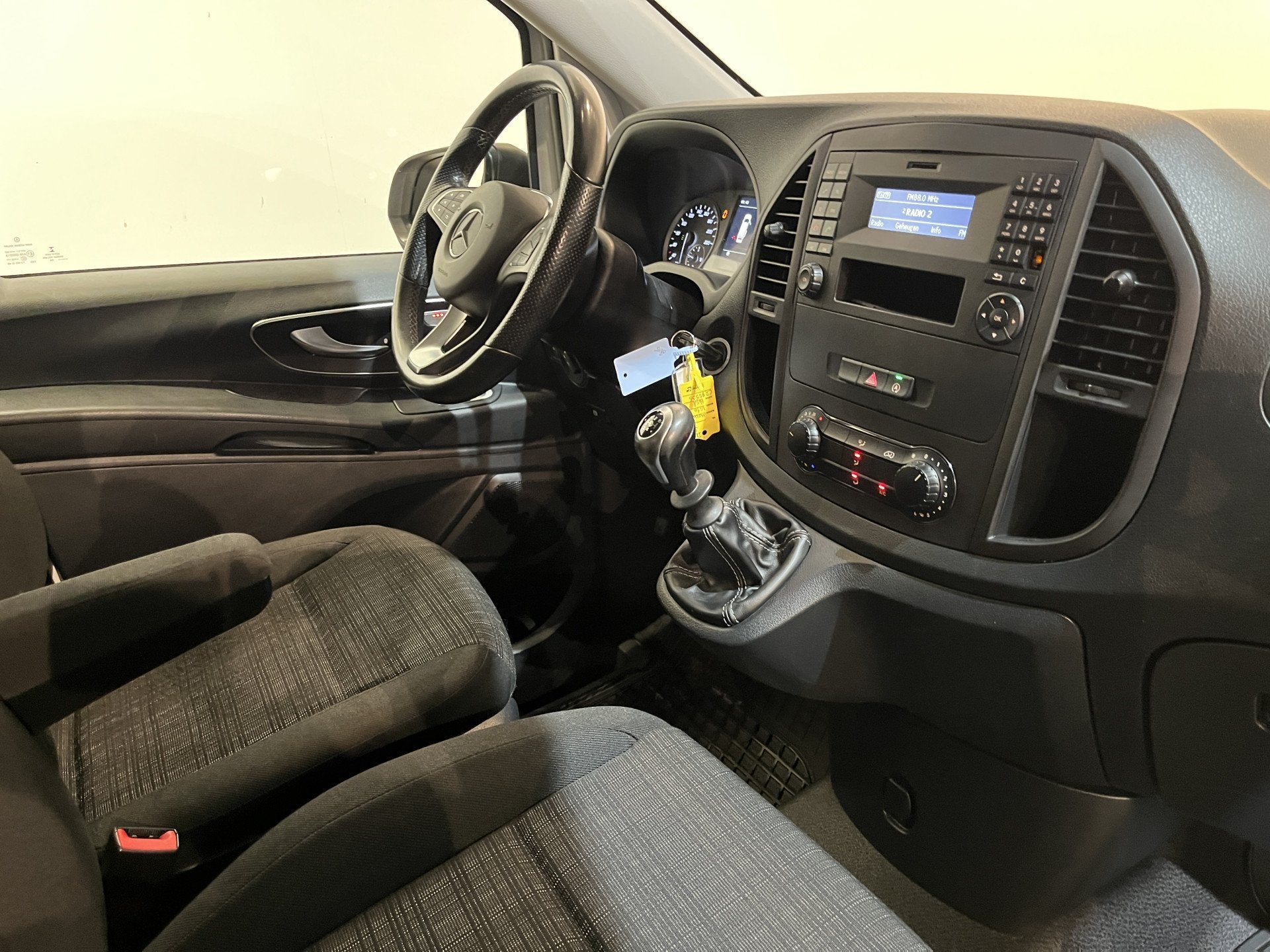 Mercedes-Benz Vito 114 CDI Lang Servicebus / Sortimo Inricht, Auto's, Voorwielaandrijving, Gebruikt, Wit, Mercedes-Benz