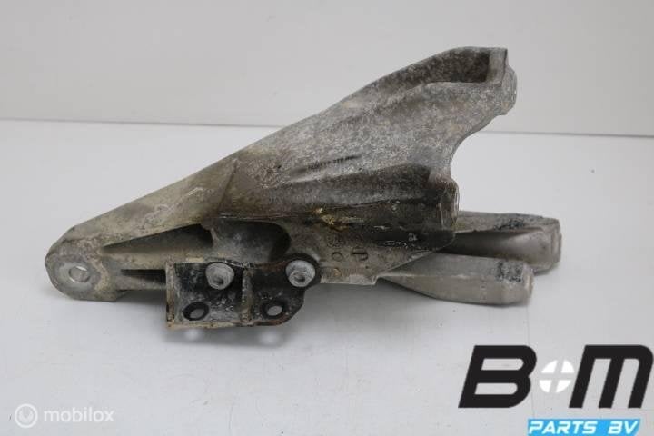 Motorsteun achter VW Transporter T5 GP 7E0199370, Gebruikt