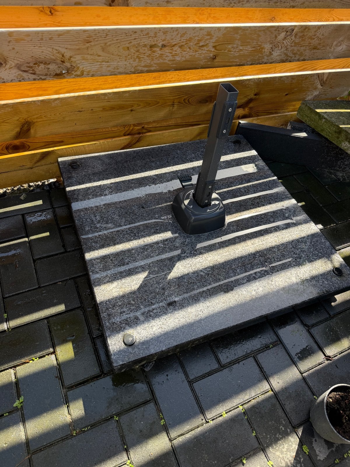 Parasolvoet van graniet - Zware en stabiele basis, Ophalen, Gebruikt, Minder dan 1 meter, Parasolvoet