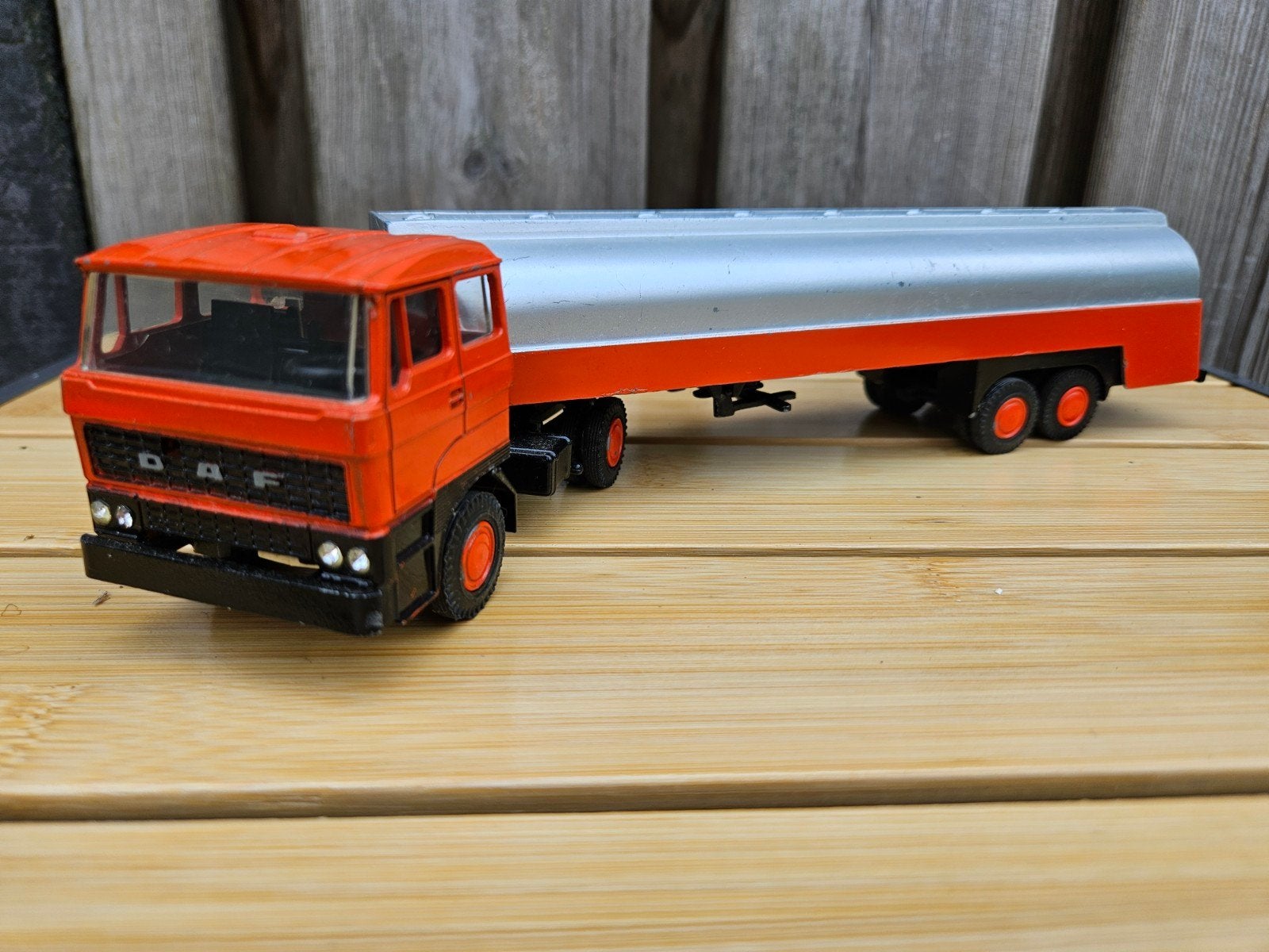 Lion Car DAF 2800 Tankwagen Tankoplegger Oranje 1:50 (b), Ophalen of Verzenden, Gebruikt, Bus of Vrachtwagen, Lion Toys
