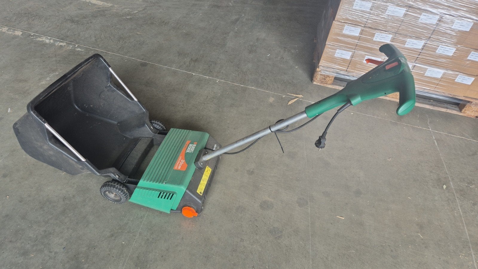 Black & Decker Elektrische verticuteermachine, Tuin en Terras, Ophalen, Gebruikt, Elektrische grasmaaier, Black & Decker