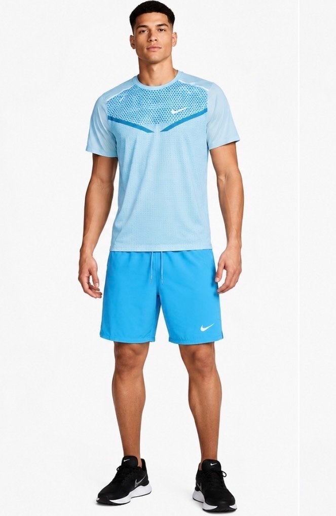 Nike Sportset: T-shirt en korte broek - Nieuw, Fitness, Nieuw, Ophalen of Verzenden, Maat 48/50 (M)