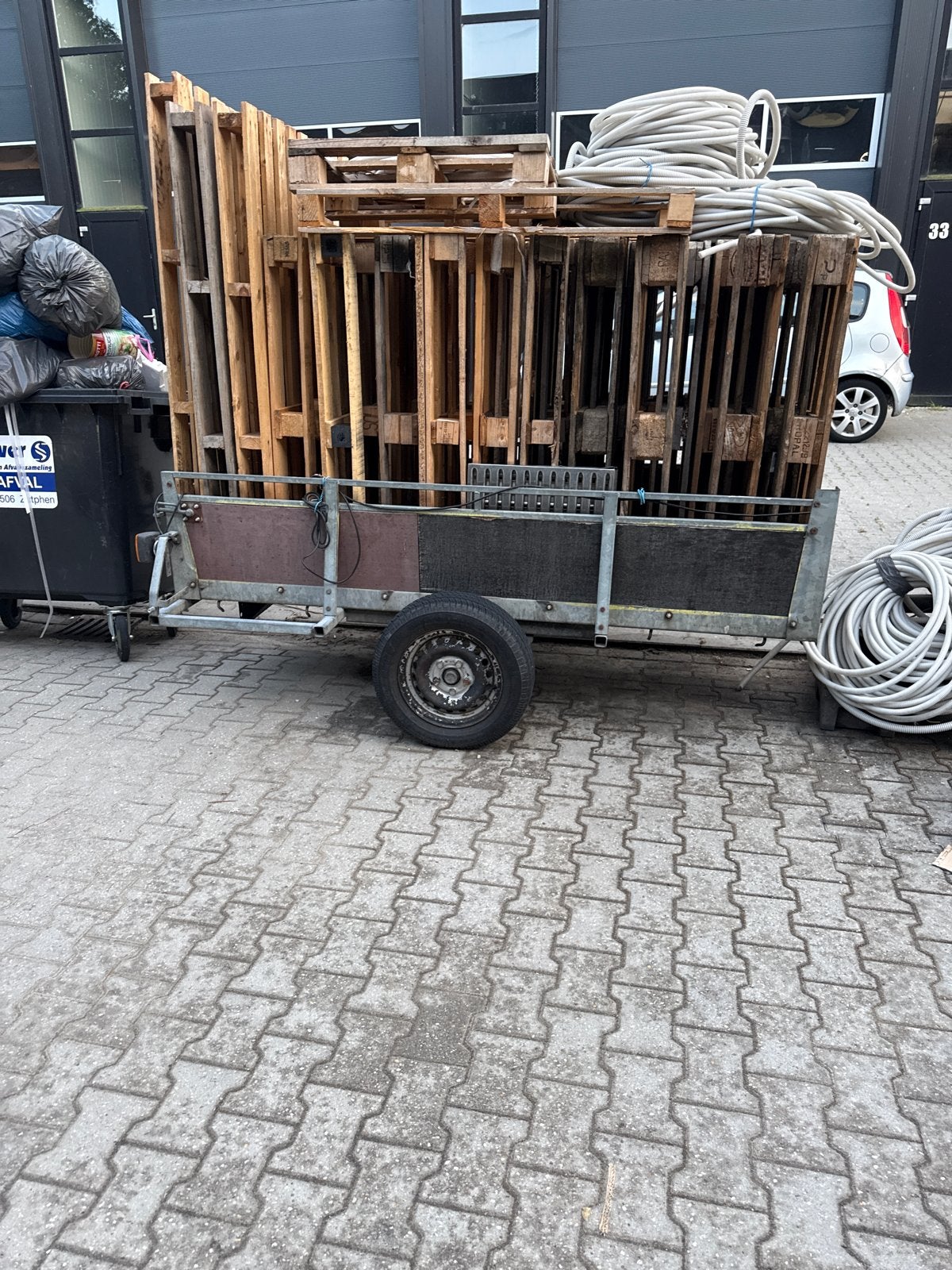 Gratis pallets alles in 1 keer meenemen, Ophalen
