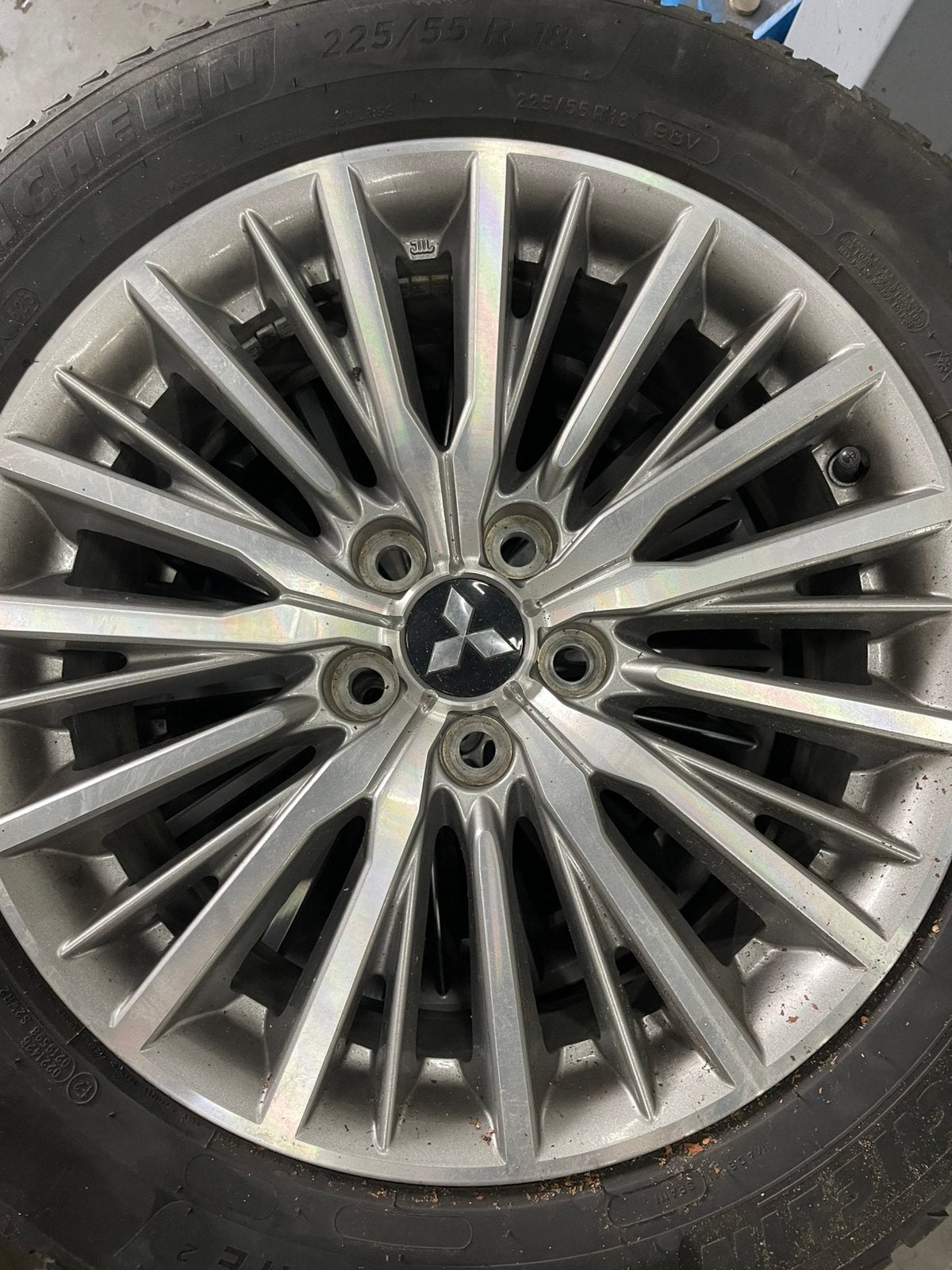 Mitsubishi Outlander  2020 LM velgen met banden, Auto-onderdelen, Carrosserie en Plaatwerk, Ophalen of Verzenden, Mitsubishi, Bumper