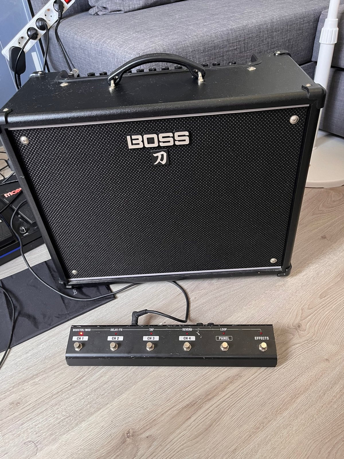 Boss Katana 100 MkI + GA-FC Footswitch – Complete set, Ophalen, Zo goed als nieuw, 100 watt of meer
