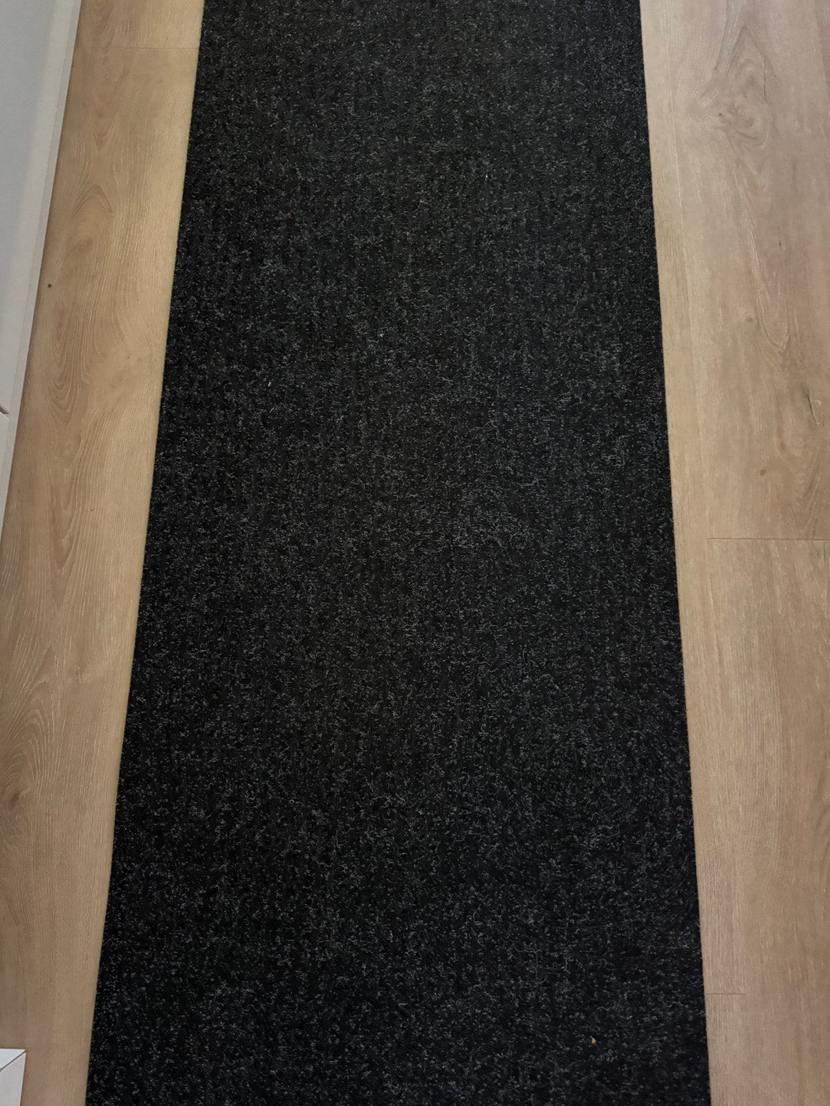 Mooie kwaliteit loper antraciet.Breedte 66cm. +\-lengte 12 m, Ophalen of Verzenden, Zo goed als nieuw