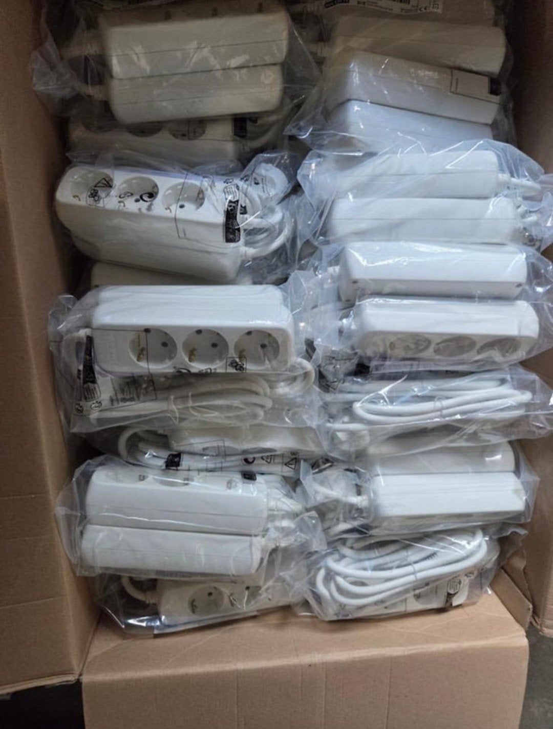 10 stuks nieuwe verlengsnoeren ikea, Doe-het-zelf en Verbouw, Elektra en Kabels, Ophalen of Verzenden, Nieuw, Overige typen