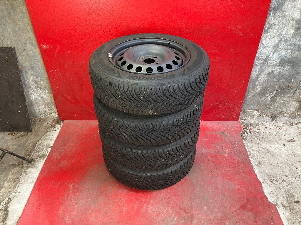 Winterbanden Renault Clio 185/65R15 Hankook, Auto-onderdelen, Gebruikt, 15 inch, ., Banden en Velgen