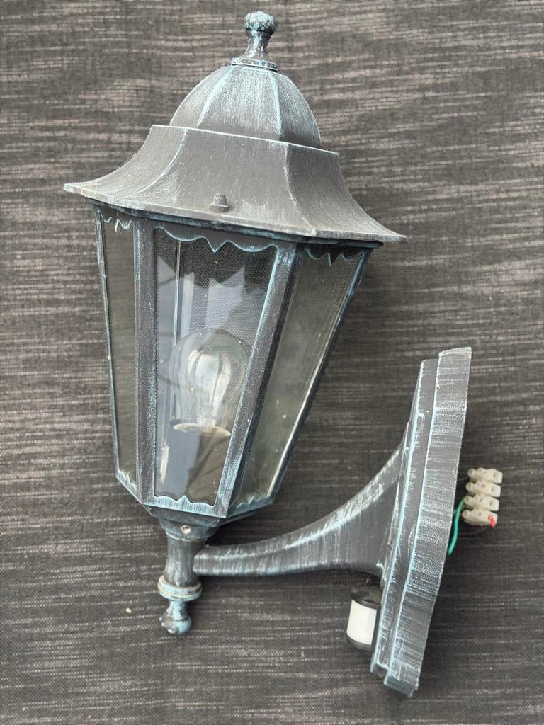 Buitenlamp met bewegingssensor - Klassiek design, Tuin en Terras, Buitenverlichting, Bewegingssensor, Gebruikt, Minder dan 50 watt