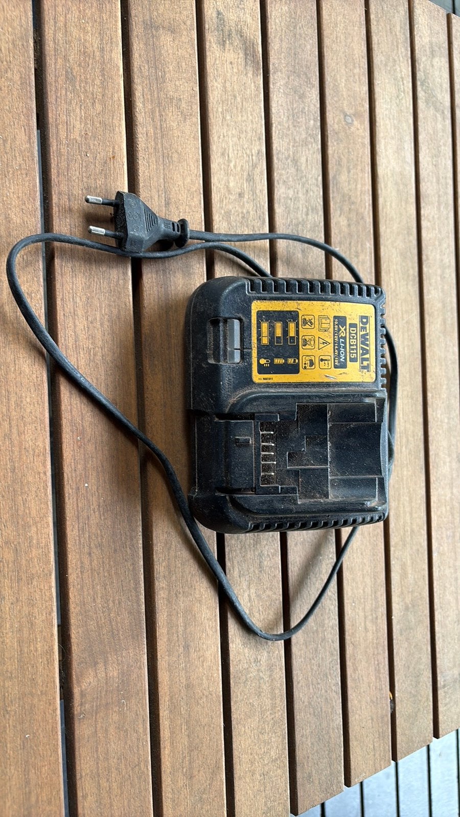 Acculader DeWalt DCB115, Doe-het-zelf en Verbouw, Gereedschap | Machine-onderdelen en Toebehoren, Ophalen, Gebruikt