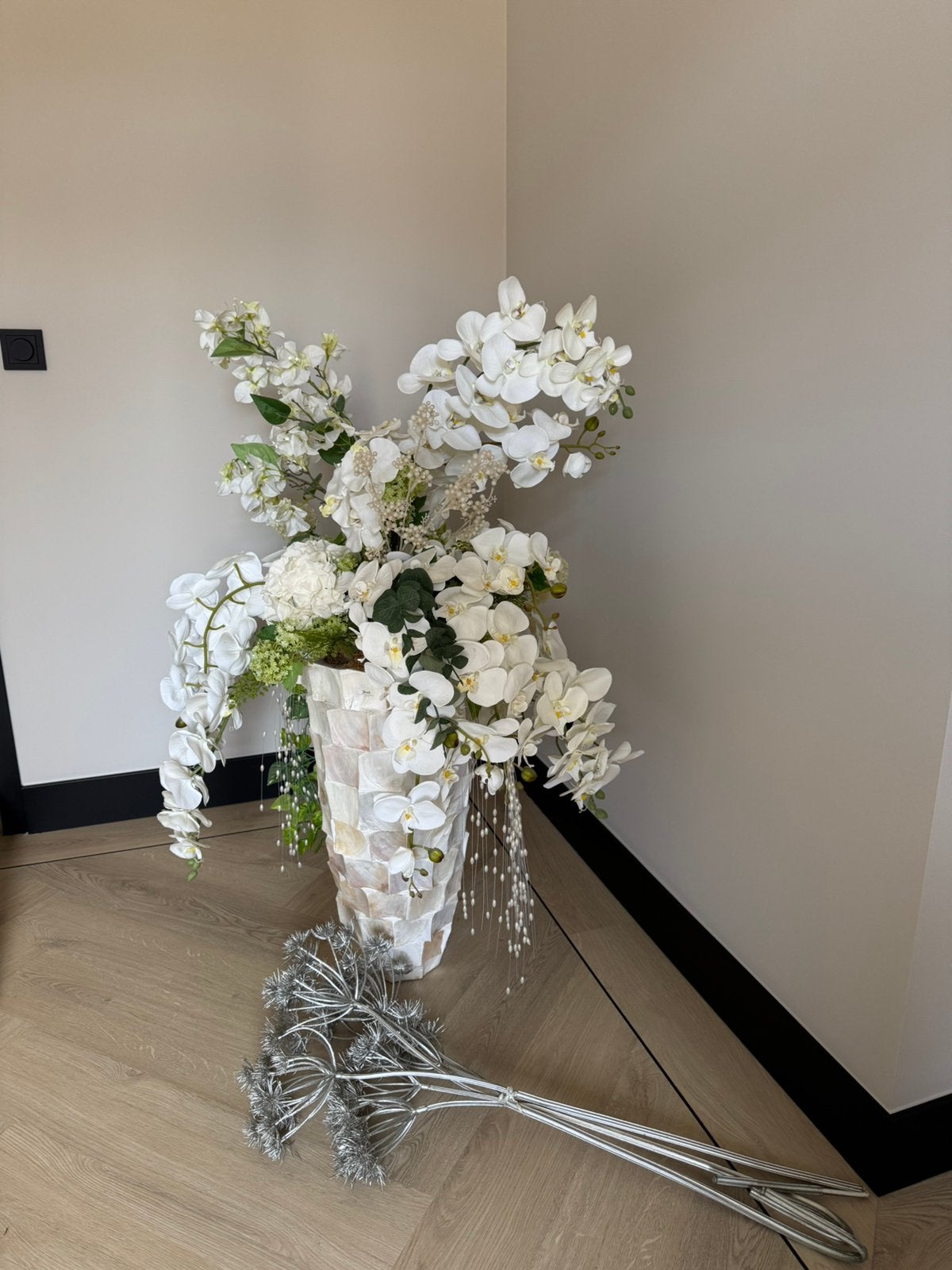 Bobs design schelpenvaas met zijde bloemen, Ophalen