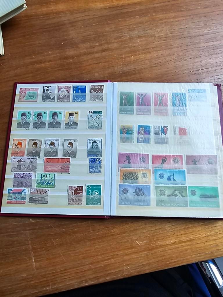 Postzegels wereldwijd, Antillen, Suriname, China, Indonesie, Postzegels en Munten, Postzegels | Volle albums en Verzamelingen