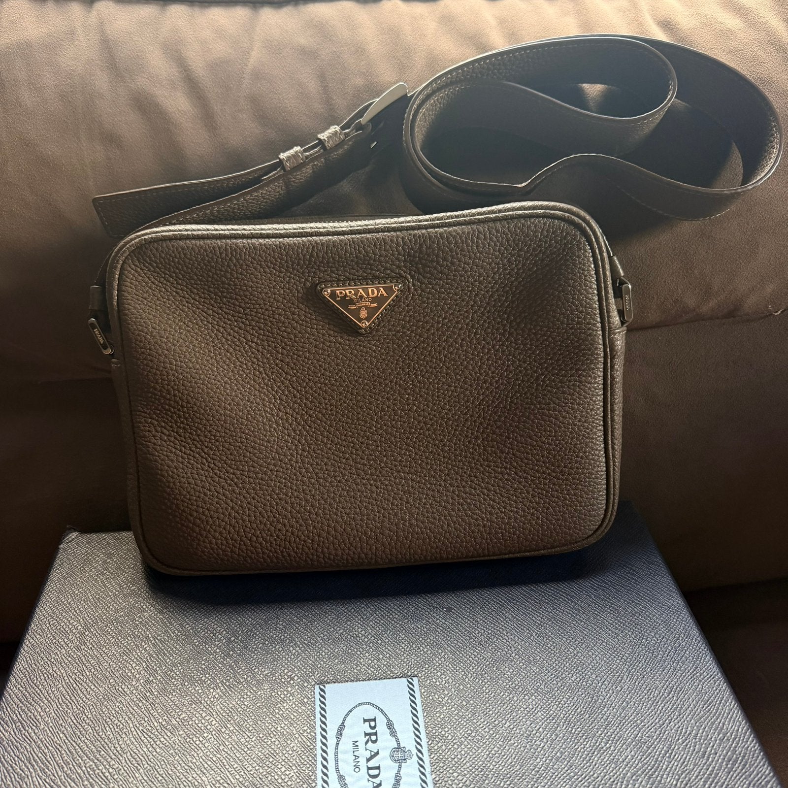 Prada messenger bag, 40 tot 60 cm, Bruin, Minder dan 35 cm, Ophalen of Verzenden
