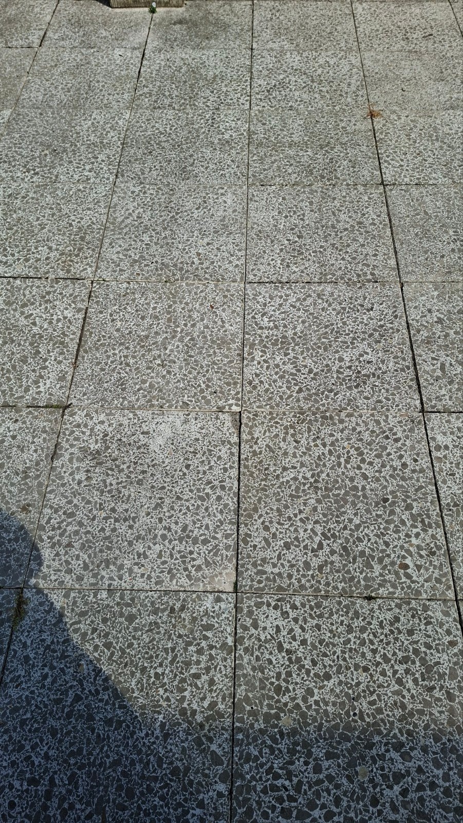 Gratis circa 60m2 witte 50x50 terrastegels., Tuin en Terras, Ophalen, Gebruikt, 10 m² of meer, Beton