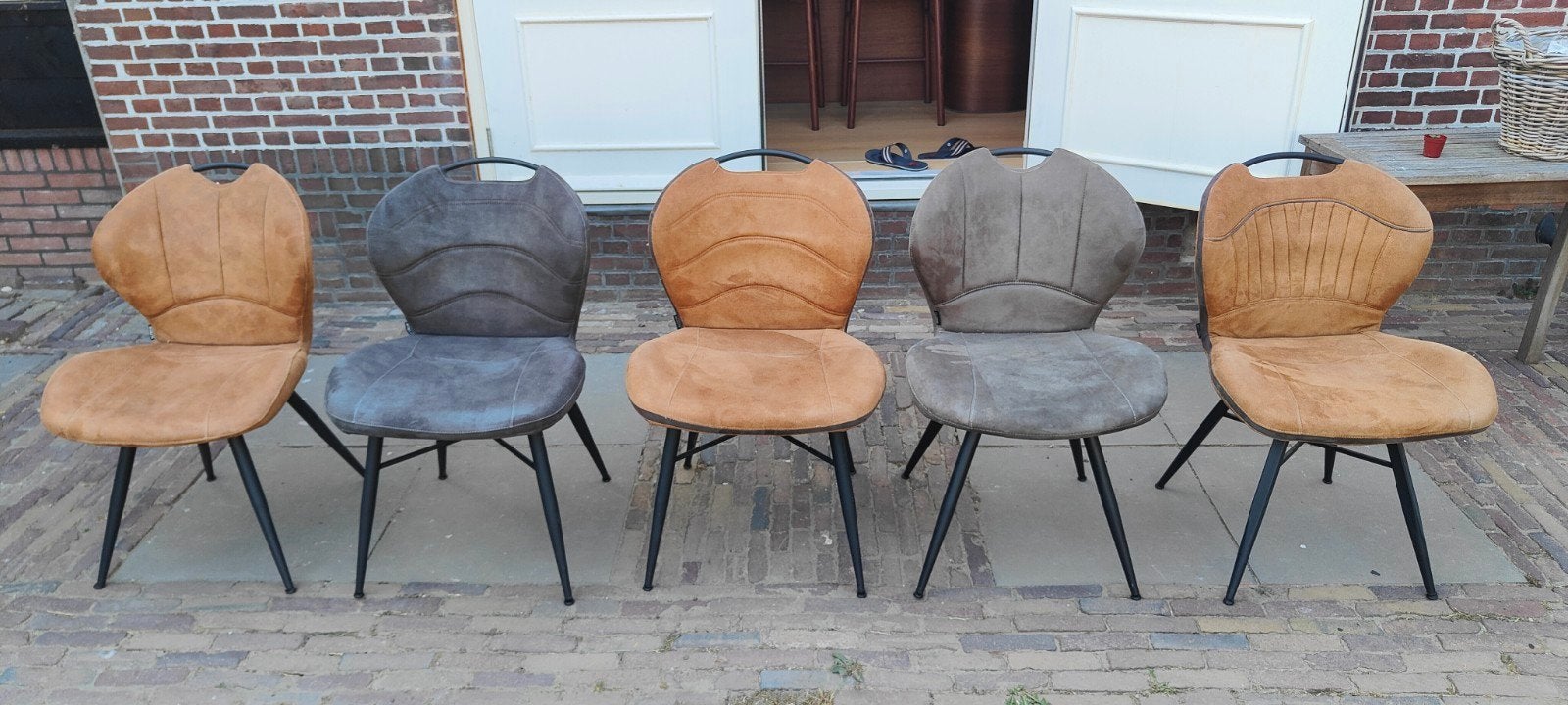 Set van 5 industriële eetkamerstoelen, bruin en grijs, Huis en Inrichting, Stoelen, Ophalen, Gebruikt, Bruin, Industrieel, Modern