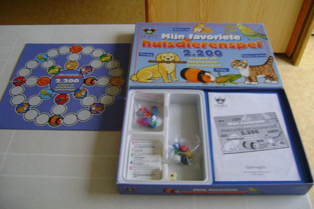 huisdieren spel met 2200 meerkeuze vragen van clown games, Een of twee spelers, Ophalen of Verzenden, Zo goed als nieuw, Clown Games