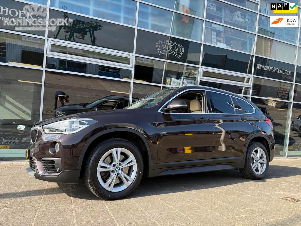 BMW X1 SDrive20i Centennial High Executive, 1998 cc, Bruin, Bedrijf, SUV of Terreinwagen
