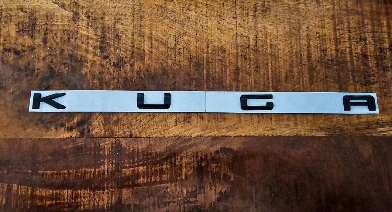Kuga MK3 achterklep embleem zwart, Verzenden