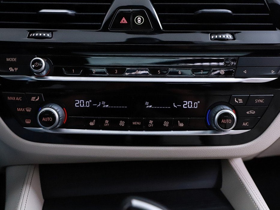 Foto 36 van BMW 5 Serie Touring 520i High Executive | Pano | Leder | 04-