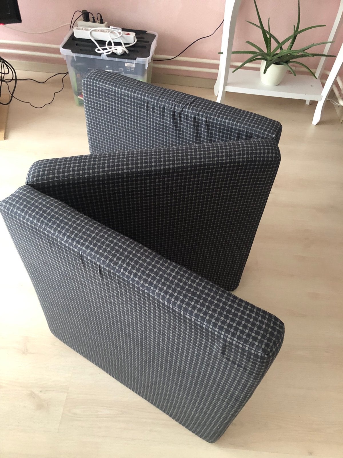 Twee handige logeerbedden - 195x65 cm, Gebruikt, Eenpersoons, 70 cm of minder, 190 cm of minder