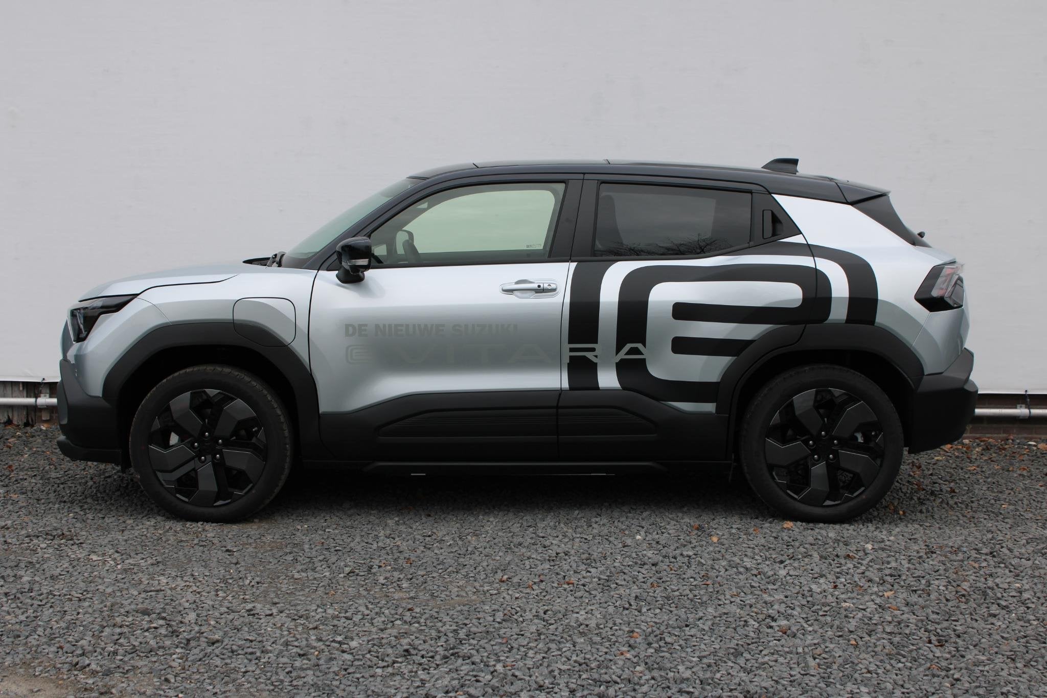 Suzuki e VITARA Style 61 kWh DEMO, MET PANORAMADAK, Auto's, 750 kg, Leder en Stof, 61 kWh, SUV of Terreinwagen