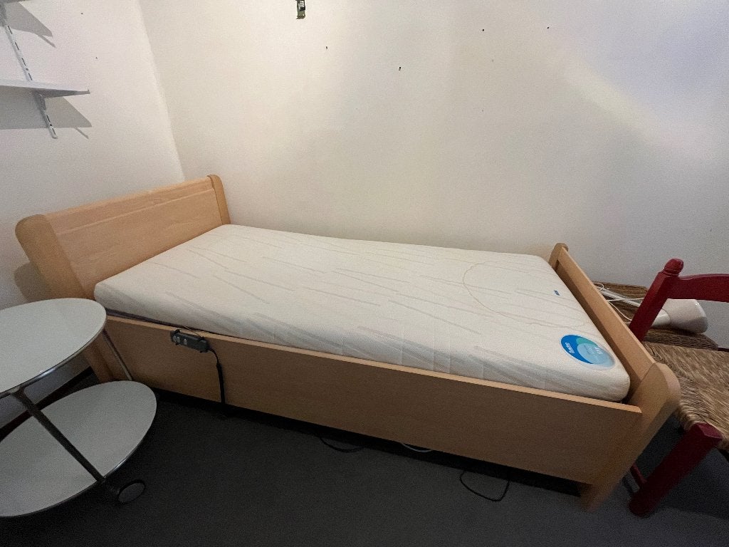 Auping Elektrisch Verstelbaar Bed 90x200 cm + AVS Matras, Ophalen, 90 cm, Eenpersoons, Beige