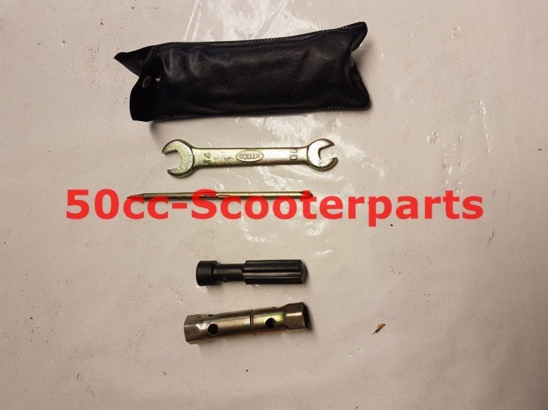 Bougiesleutelset Kymco Super 8 89010-Kgbg-C00 Gebruikt, Ophalen of Verzenden
