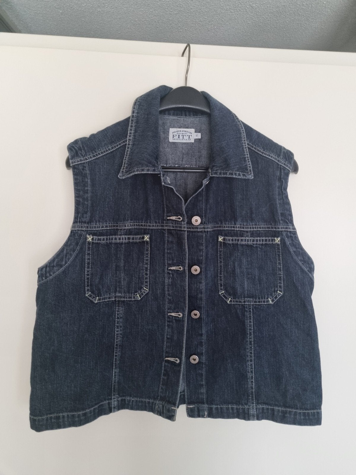 Miss Etam denim gilet – maat XL – donkerblauw – nieuw, Kleding | Dames, Bodywarmers, Blauw, Maat 46/48 (XL) of groter, Nieuw, Ophalen of Verzenden