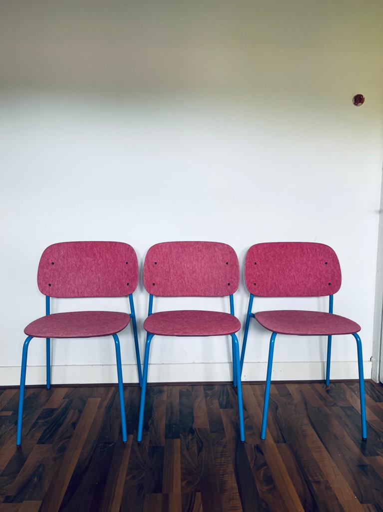 De Vorm design stoel Hale pet felt stack chair, 5 krukken of meer, Ophalen of Verzenden, Zo goed als nieuw, 60 tot 90 cm