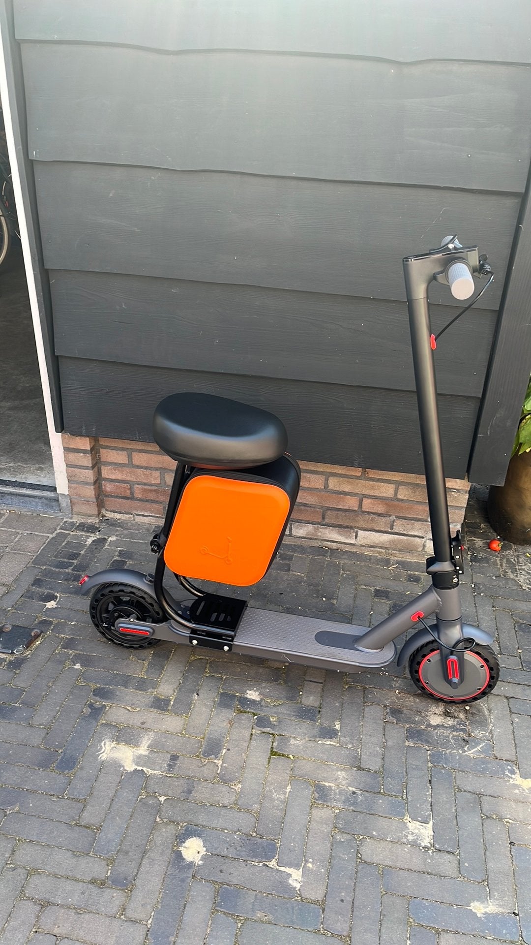 Electrische step met zadel., Fietsen en Brommers, Steps, Ophalen, Nieuw, Elektrische step (E-scooter)