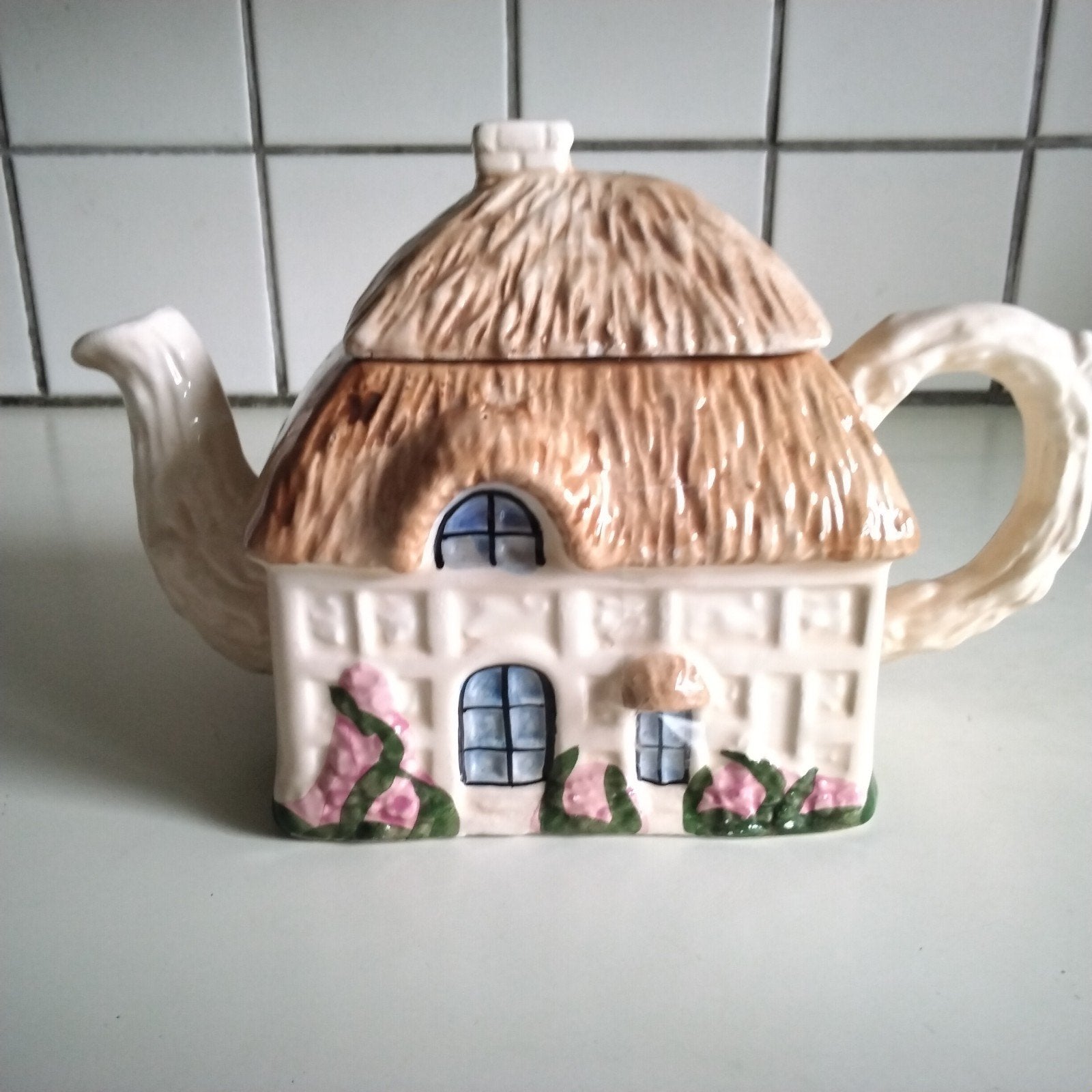 Leuke theepot  engelse cottage, Ophalen of Verzenden, Overige stijlen, Overige typen