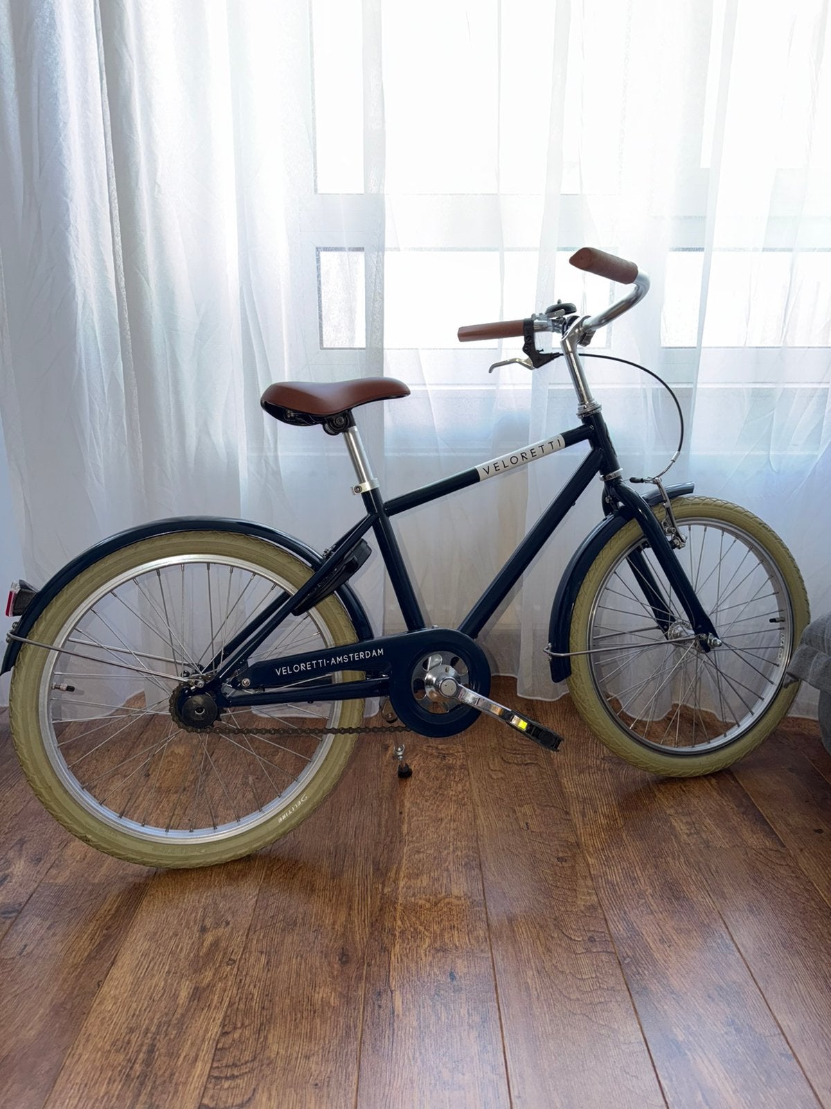 Veloretti Junior 20 inch fiets Blue Yonder - ZGAN., Ophalen, Zijwieltjes, Zo goed als nieuw, Terugtraprem